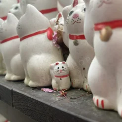 Alternative view of Mini Lucky Cat Maneki Neko from Gotokuji Temple | Good Luck & Fortune | Home Decoration